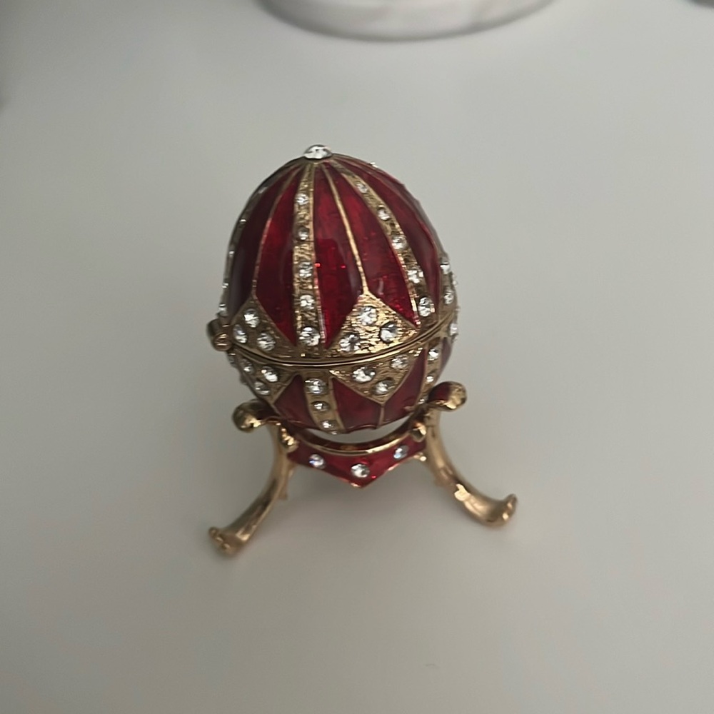 Vintage estate egg necklace